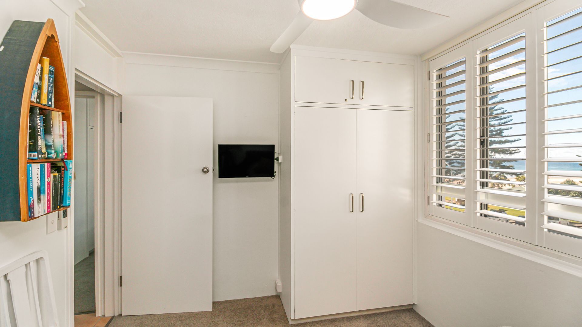 Rainbow Pacific Unit 8- Ocean views over Rainbow Bay Coolangatta with free Wi-Fi — image 13