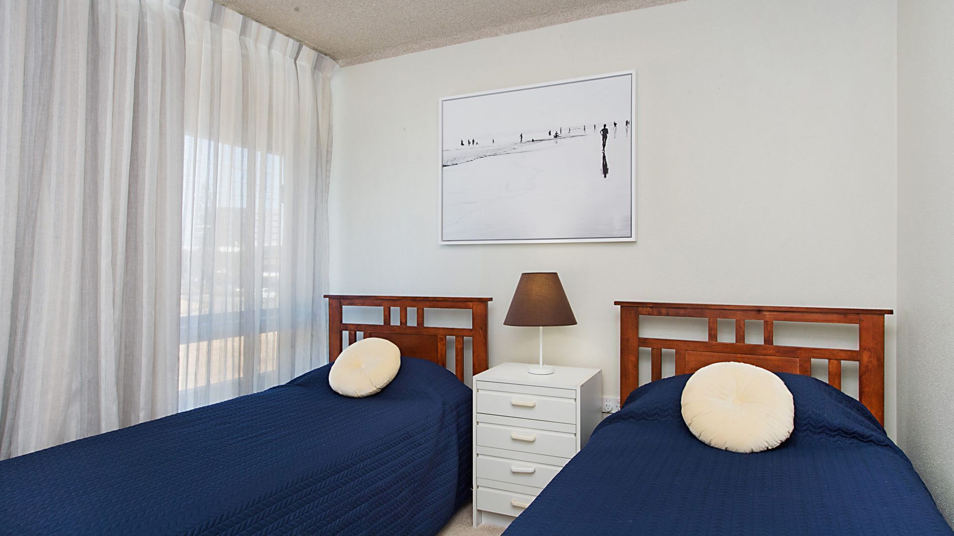 Kooringal Unit 3 Right on Greenmount Beach Coolangatta with Wi-Fi Included — image 11