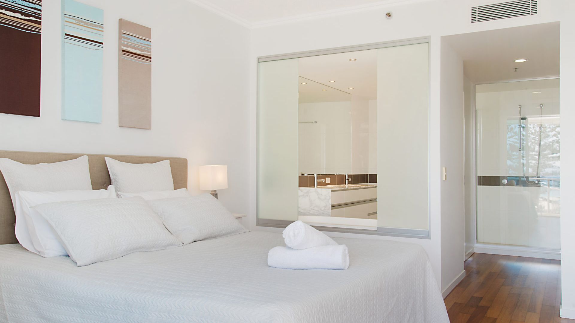 Reflections tower 2 Unit 401 Greenmount Beachfront with Wi-Fi included Easy walk to shops and cafes — image 13