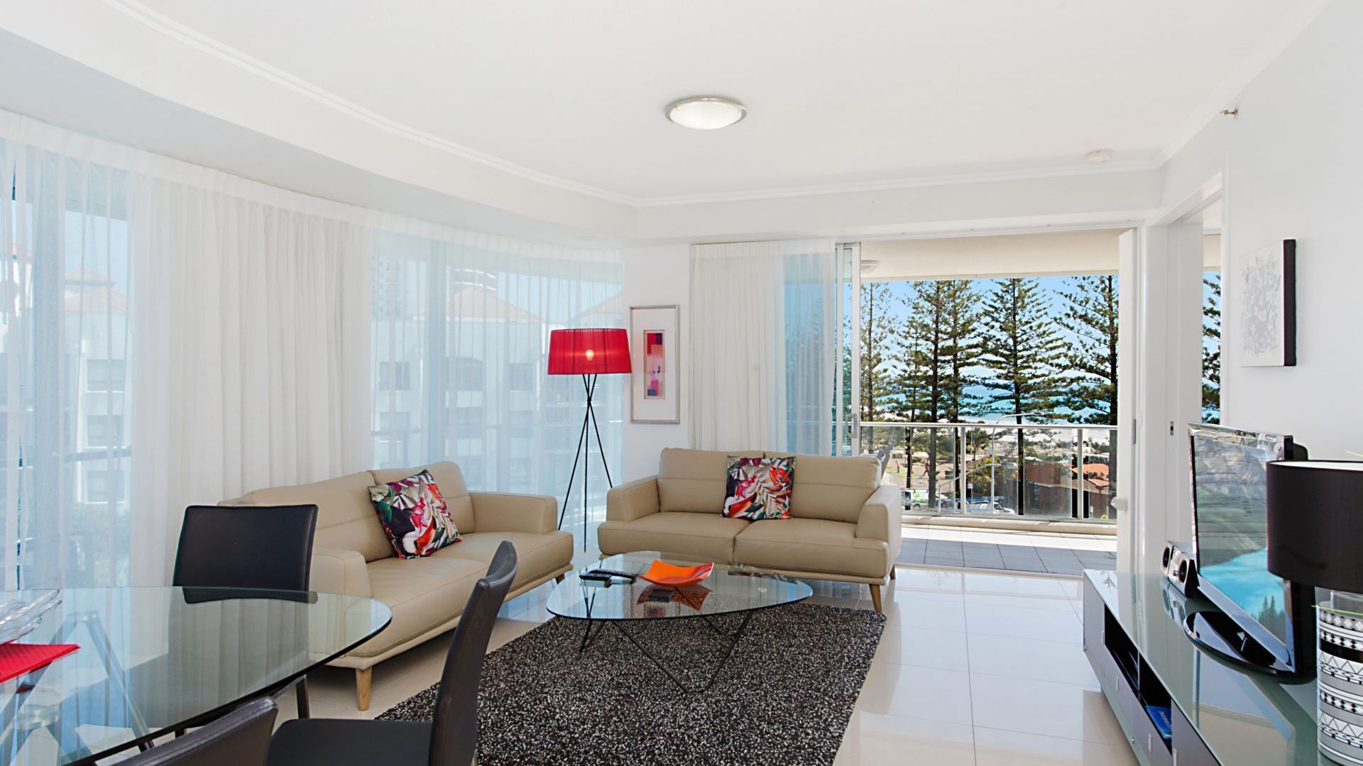 Reflections tower 2 Unit 401 Greenmount Beachfront with Wi-Fi included Easy walk to shops and cafes — image 7