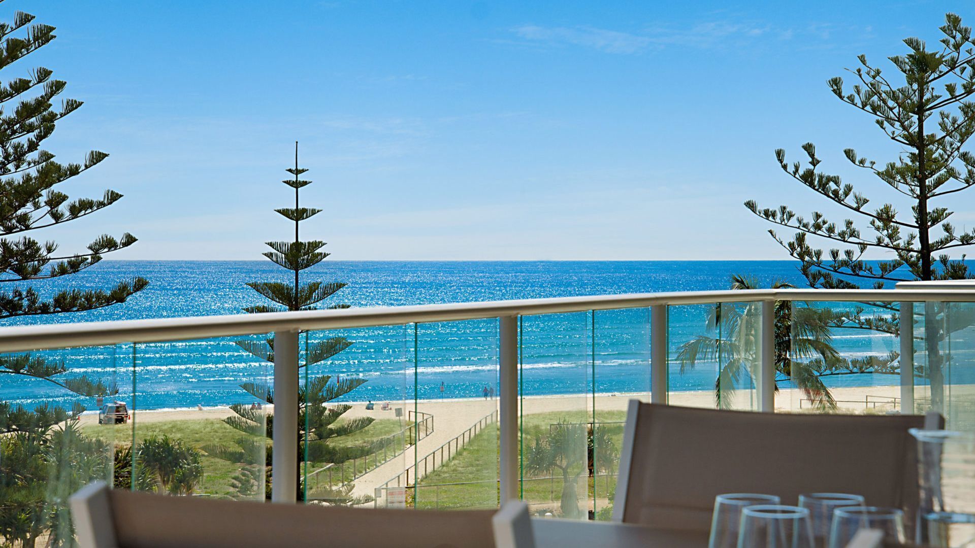 Reflections tower 2 Unit 401 Greenmount Beachfront with Wi-Fi included Easy walk to shops and cafes — image 10