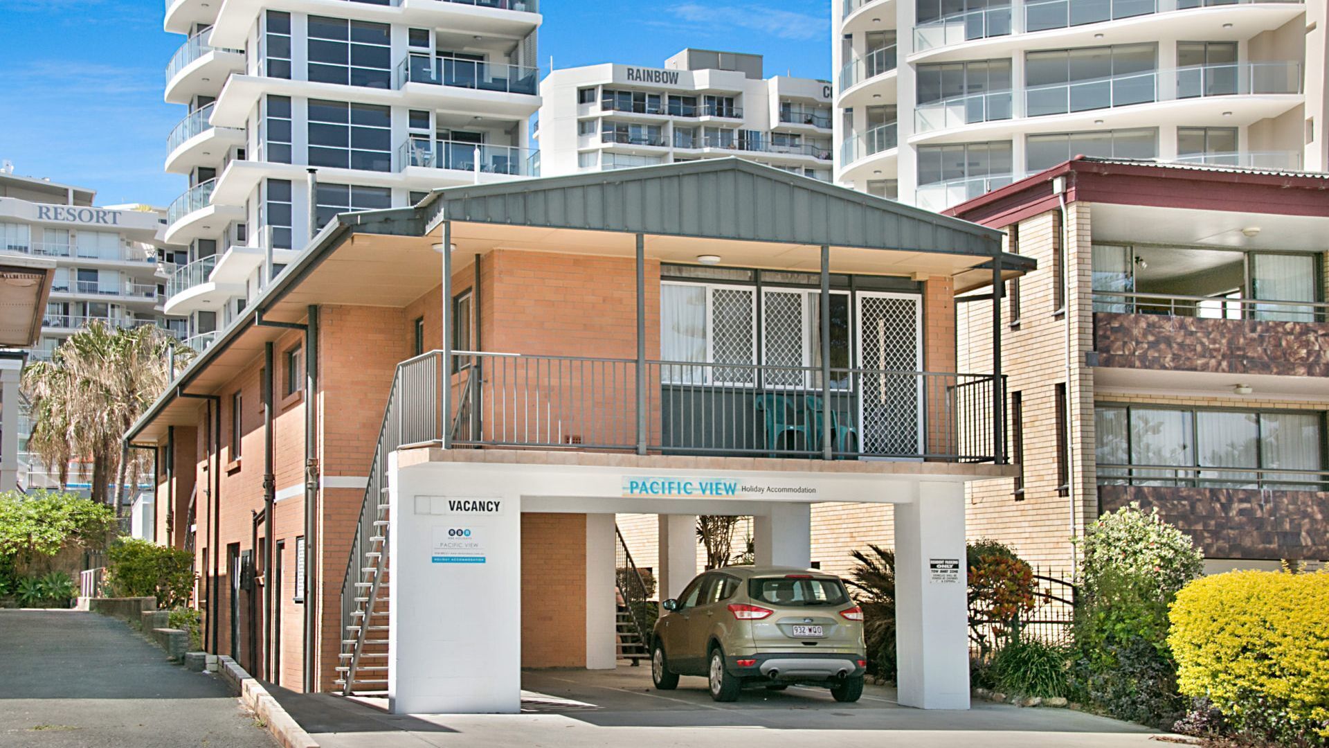 Pacific View Unit 3 Balcony with ocean views on the Beachfront in Rainbow Bay Coolangatta — image 17
