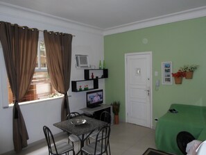 Unclassified image, 4 of 30, button - Studio Lily2 - Coração do Rio (Laranjeiras)