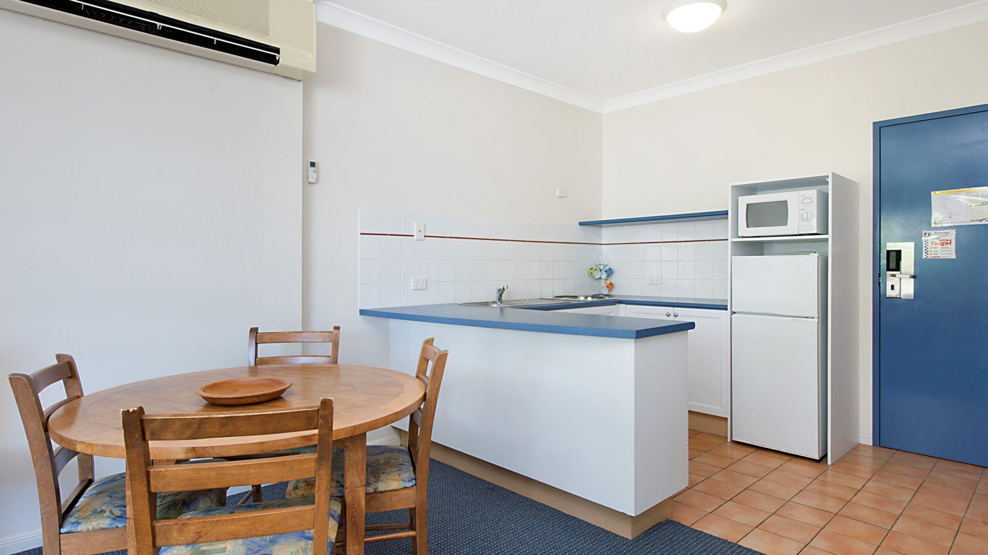 Calypso Plaza Resort Unit 146 One bedroom unit in Resort style complex central Coolangatta — image 12