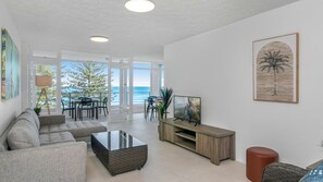 TV, DVD player - Rainbow Pacific Unit 14- Ocean Views overlooking Rainbow Bay in Coolangatta with Wi-Fi Inc. (Coolangatta)