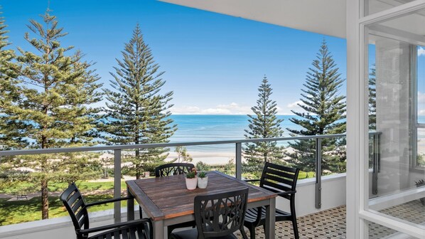 Outdoor dining - Rainbow Pacific Unit 14- Ocean Views overlooking Rainbow Bay in Coolangatta with Wi-Fi Inc. (Coolangatta)