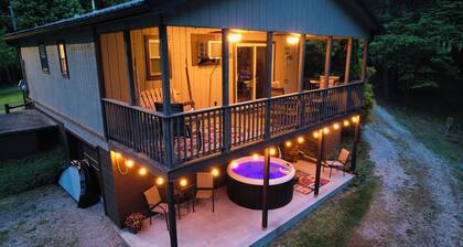 HOT TUB COTTAGE near Cave Run Lake, Kentucky, Red River Gorge,Morehead Kentucky