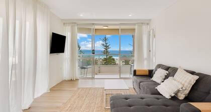 Kooringal Unit 15 Great location right on Greenmount Beach with ocean views