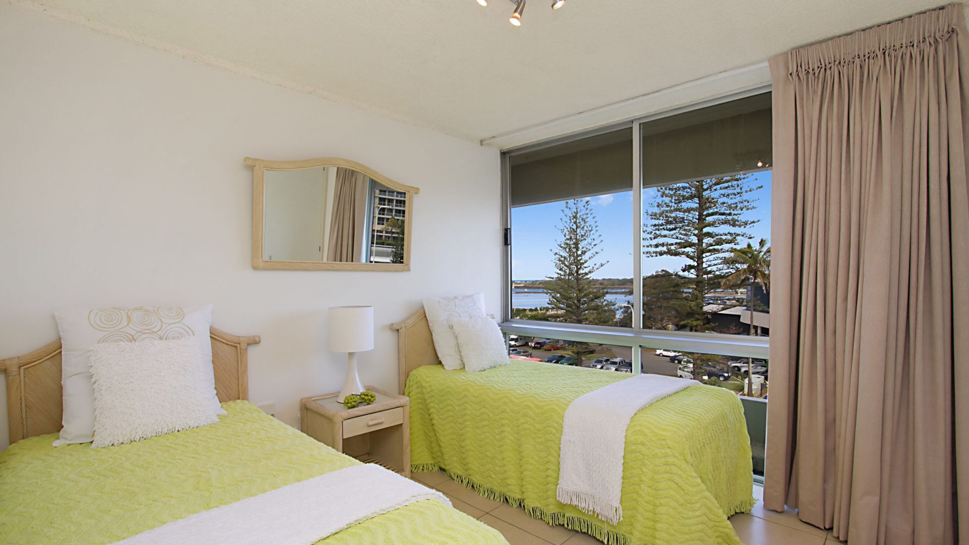 Kooringal Unit 14 Great location on Greenmount Beach with Wi-Fi included — image 7