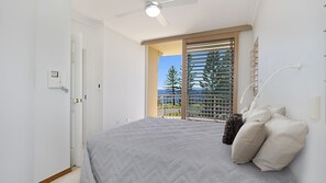 2 bedrooms, iron/ironing board, free internet, bed sheets