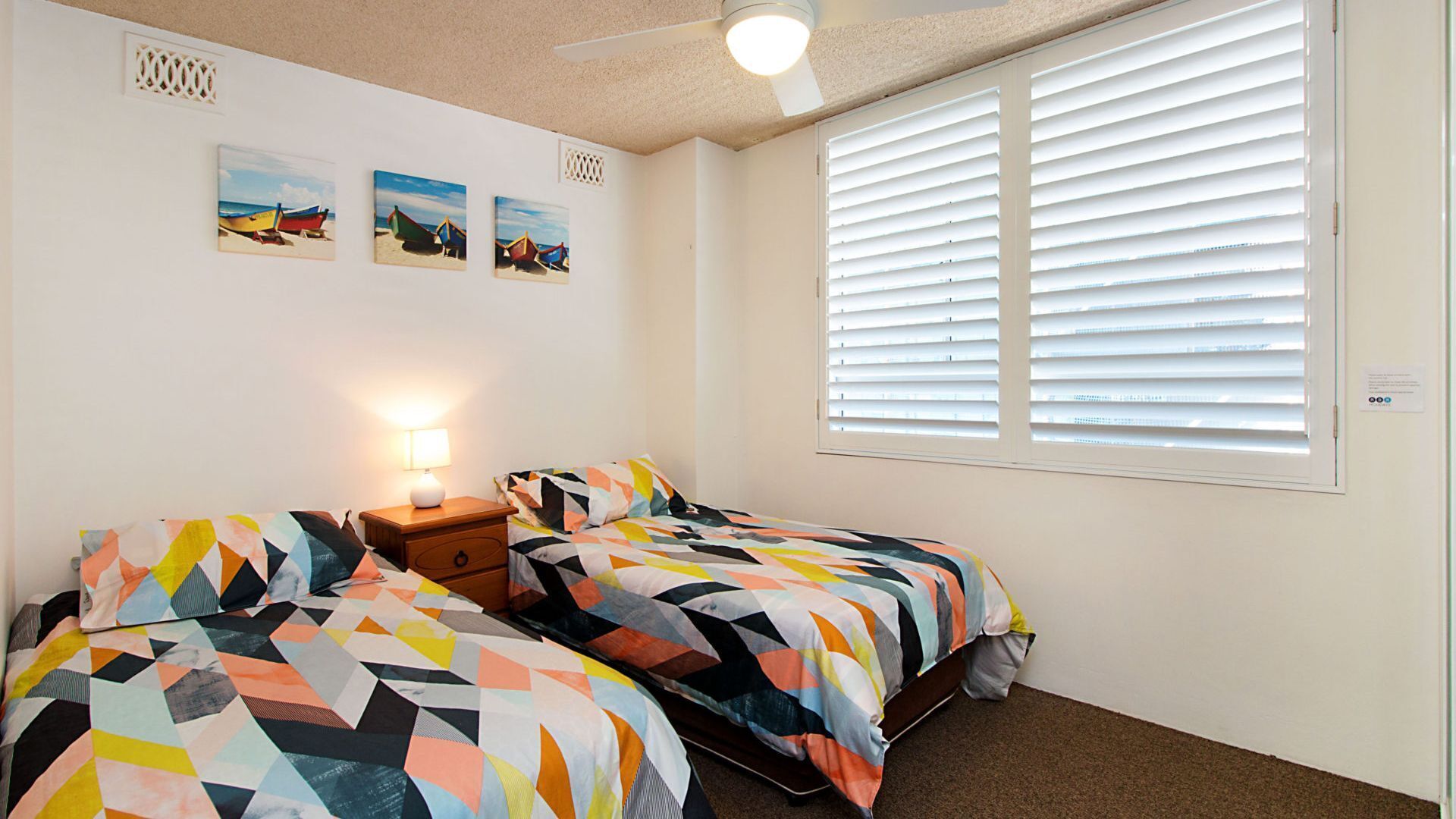 Rainbow Pacific Unit 9- Stunning views over Rainbow Bay and Snapper Rocks. Swimming Pool. Wi-Fi — image 15