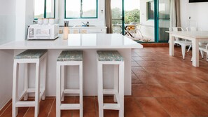 Luokittelematon kuva, 2 kautta 23, painike