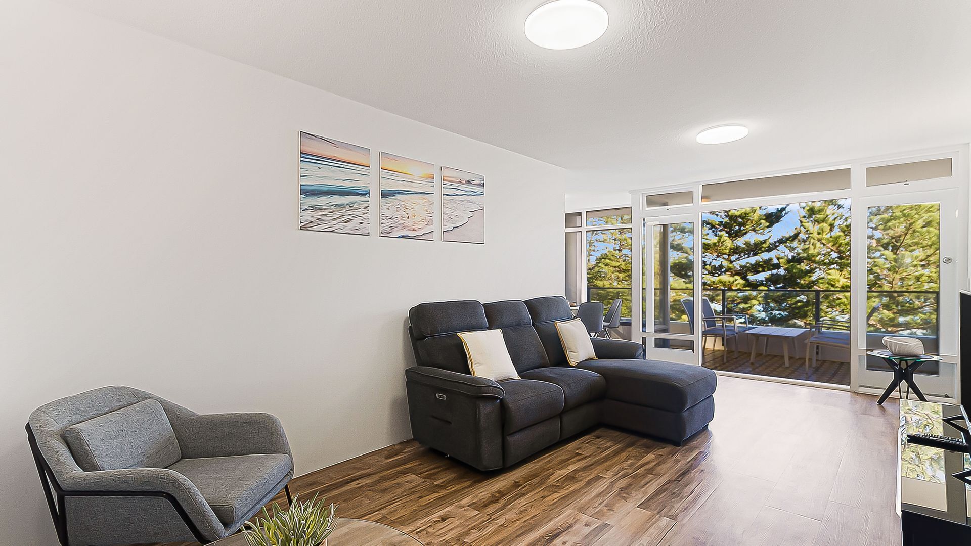 Rainbow Pacific Unit 15 - Beachfront unit a great spot for a family beach holiday with Wi-Fi Inc.