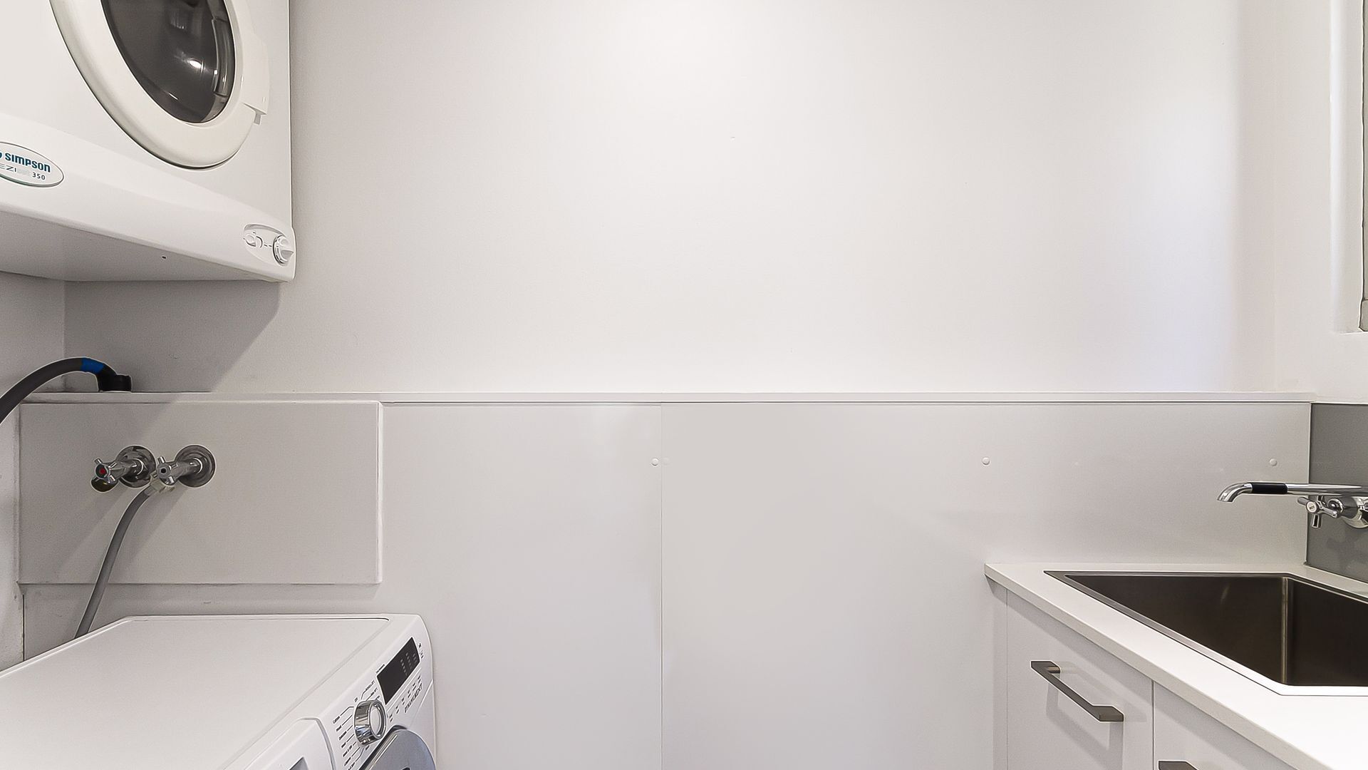 Rainbow Pacific Unit 15 - Beachfront unit a great spot for a family beach holiday with Wi-Fi Inc. — image 13