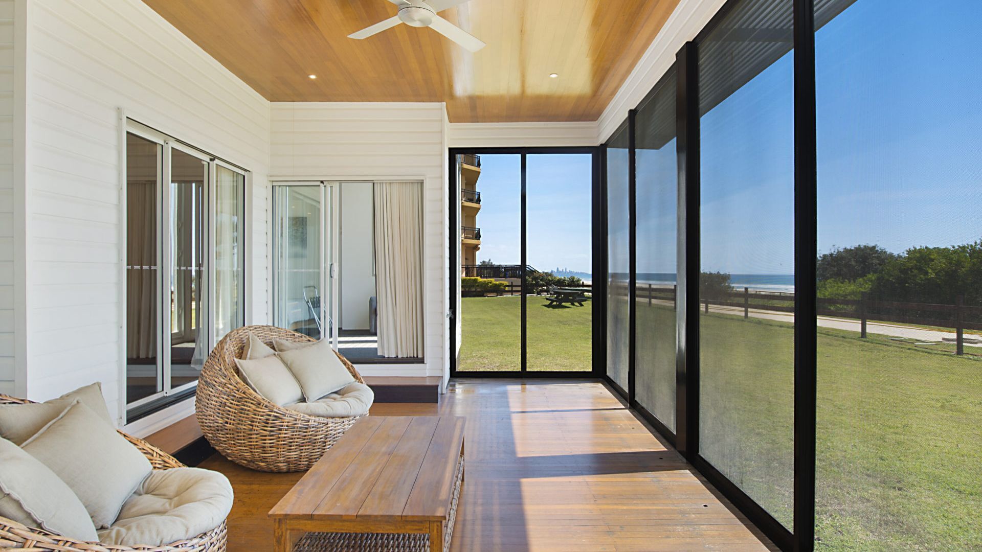 Beachfront Abode - Absolute beachfront holiday house
