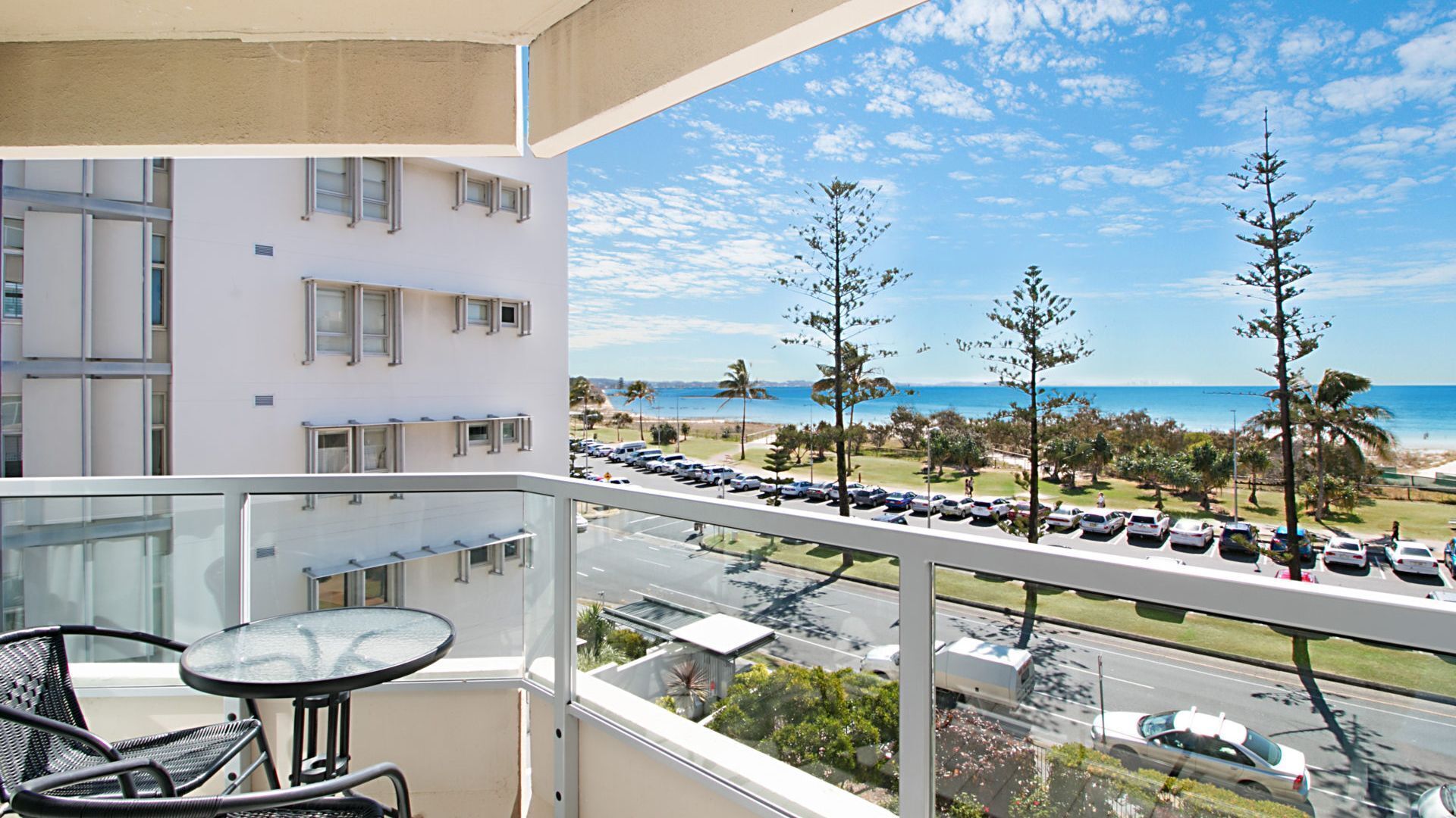 Kooringal Unit 9 Great location on the beach with ocean views