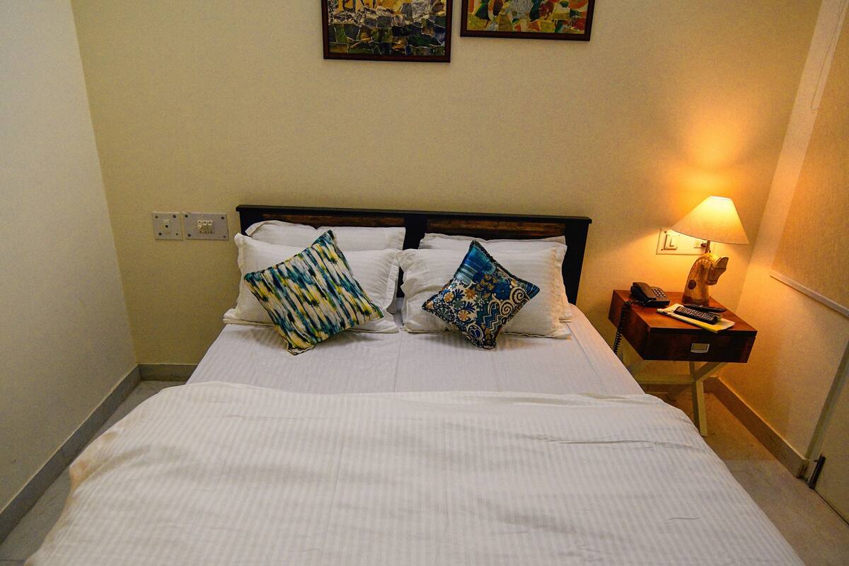 Superior kamer, 1 queensize bed, balkon | Luxe beddengoed, geluiddichte muren, een strijkplank/strijkijzer