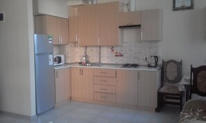 Apartment, 1 Doppelbett, Nichtraucher | Eigene Küche | Großer Kühlschrank, Mikrowelle, Ofen, Herdplatte