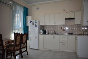 Apartment, 1 Queen-Bett, Nichtraucher | Bügeleisen/Bügelbrett, kostenlose Babybetten, kostenloses WLAN