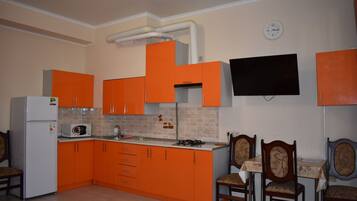 Apartment, 1 Doppelbett, Nichtraucher | Eigene Küche | Großer Kühlschrank, Mikrowelle, Ofen, Herdplatte