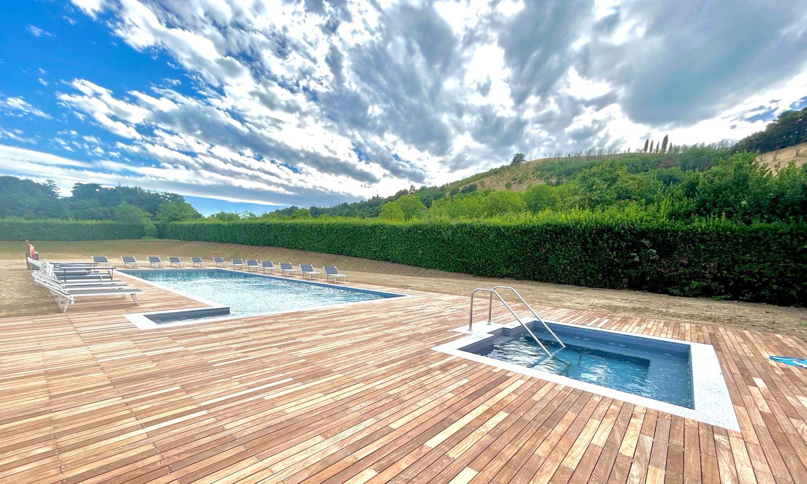 Piscine extérieure (ouverte en saison)