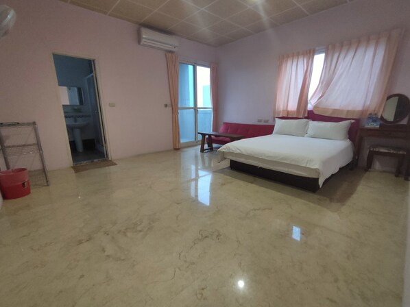 Comfort Double Room, 1 Double Bed, Non Smoking | Blackout curtains, free WiFi, bed sheets