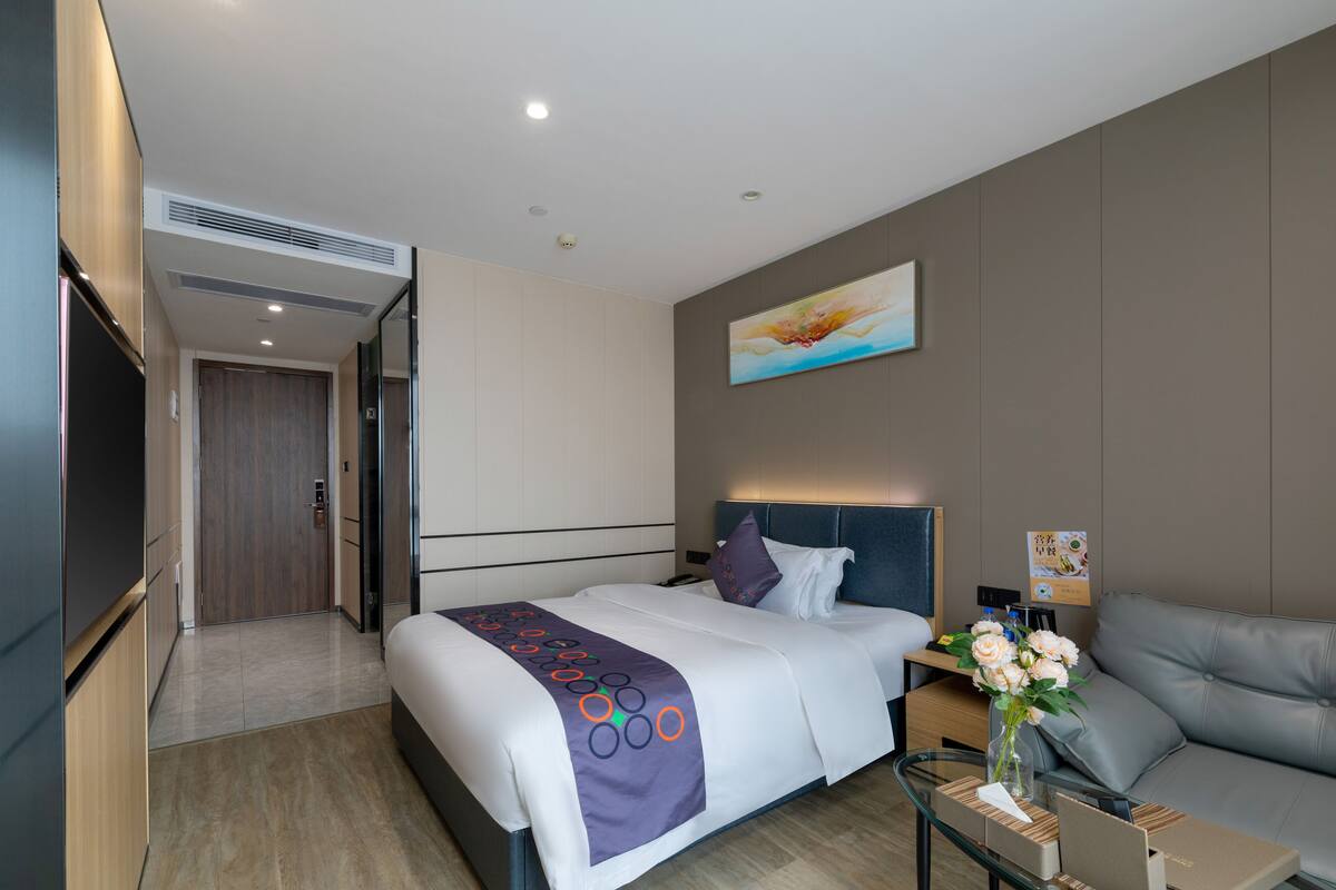 Business Double Room | Soundproofing, WiFi (free), bed sheets