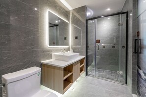 Chambre Affaires, non-fumeurs | Douche de la salle de bain