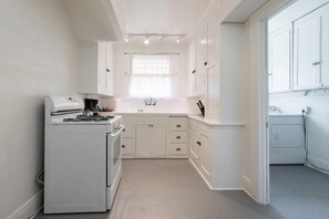 Private kitchen - Cozy&charming Gem 2bd l Ktown/hollywood (Los Angeles)