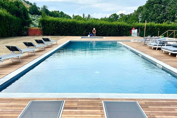 Piscina stagionale all'aperto