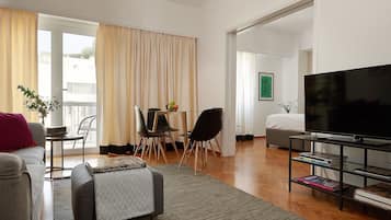 Apartment | Living area | Flat-screen TV