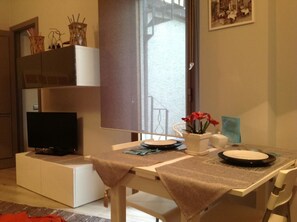 Desayuno buffet diario (EUR 7 por persona)