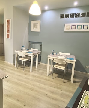 Se ofrece un desayuno bufé (7 EUR por persona)