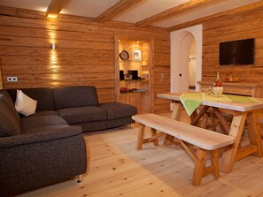 TV, ping pong - Vacation apartment Zeitreise for 5 people, 2 bedrooms, 107 sqm (Inzell)