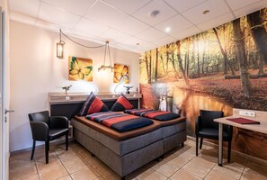 Skrivebord, skrivebord for bærbar PC, blendingsgardiner og lydisolert