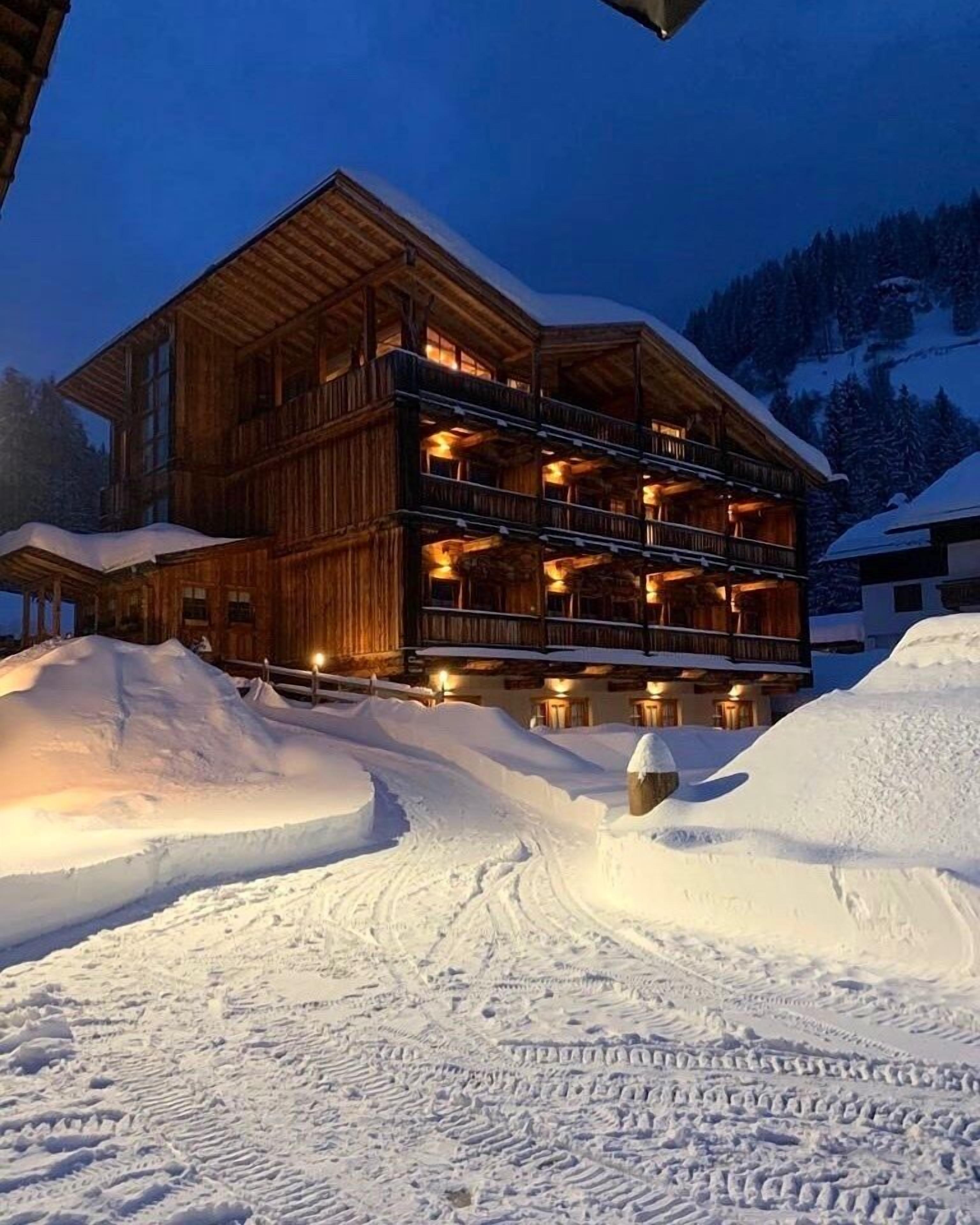 Mặt tiền nơi lưu trú