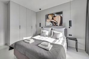 Hypo-allergenic bedding, individually decorated, individually furnished - Riverside Nowa Motława SPA, Pool, Gym & Parking by Downtown Apartments (Gdansk)