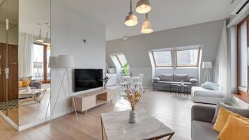 Family Apartment, Multiple Beds, City View | Hypo-allergenic bedding, individually decorated, individually furnished