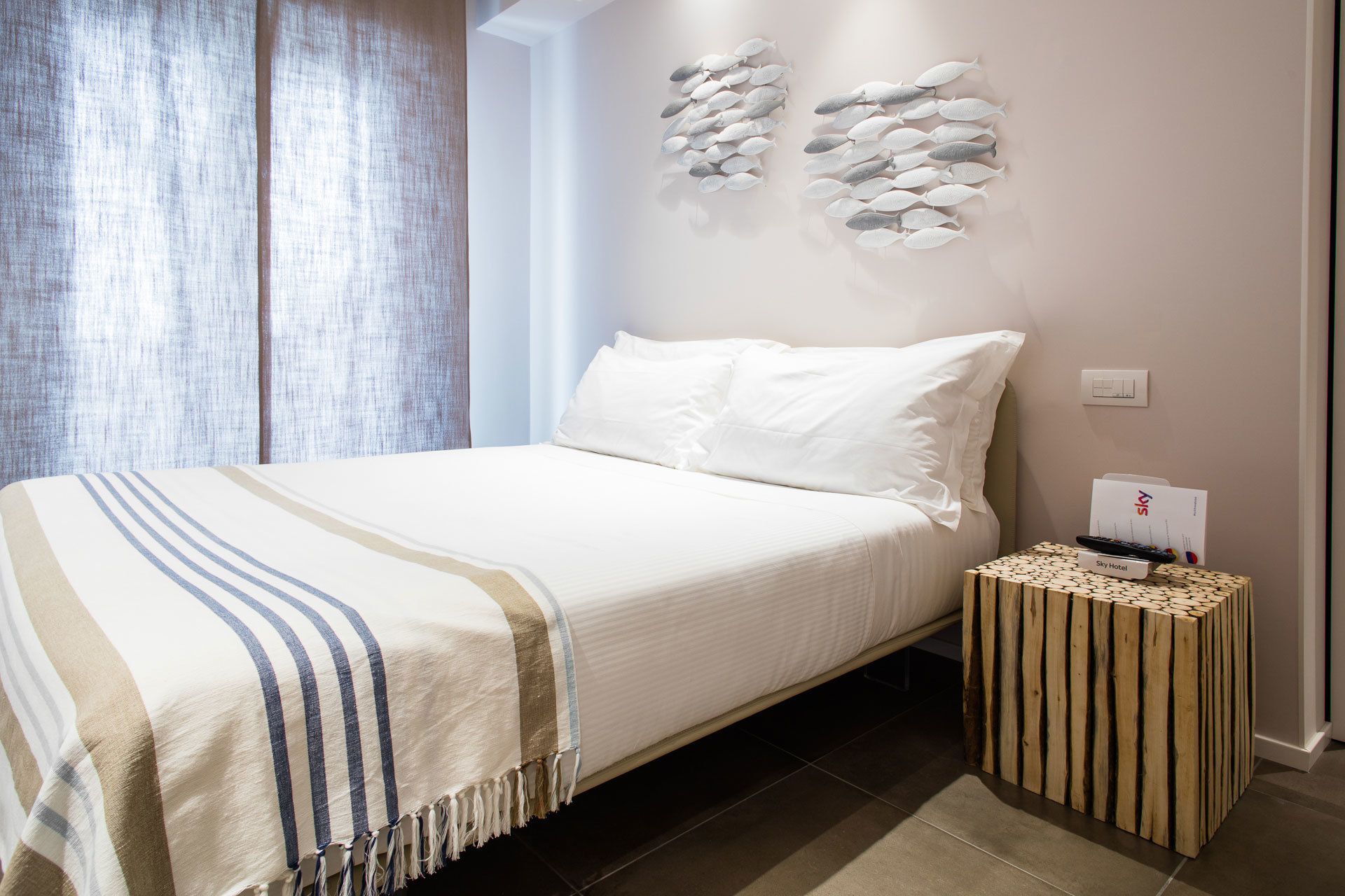 Minibar, Zimmersafe, kostenloses WLAN, Bettwäsche