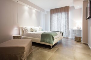 Minibar, caja fuerte, wifi gratis y ropa de cama