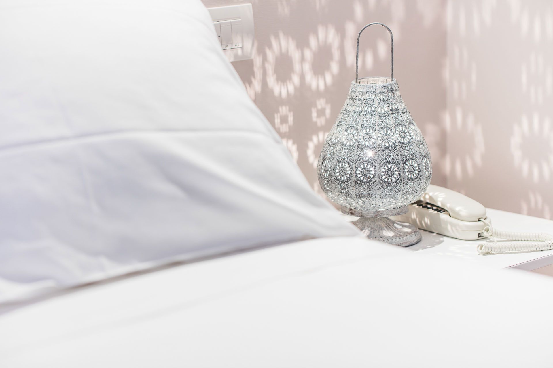 Minibar, Zimmersafe, kostenloses WLAN, Bettwäsche