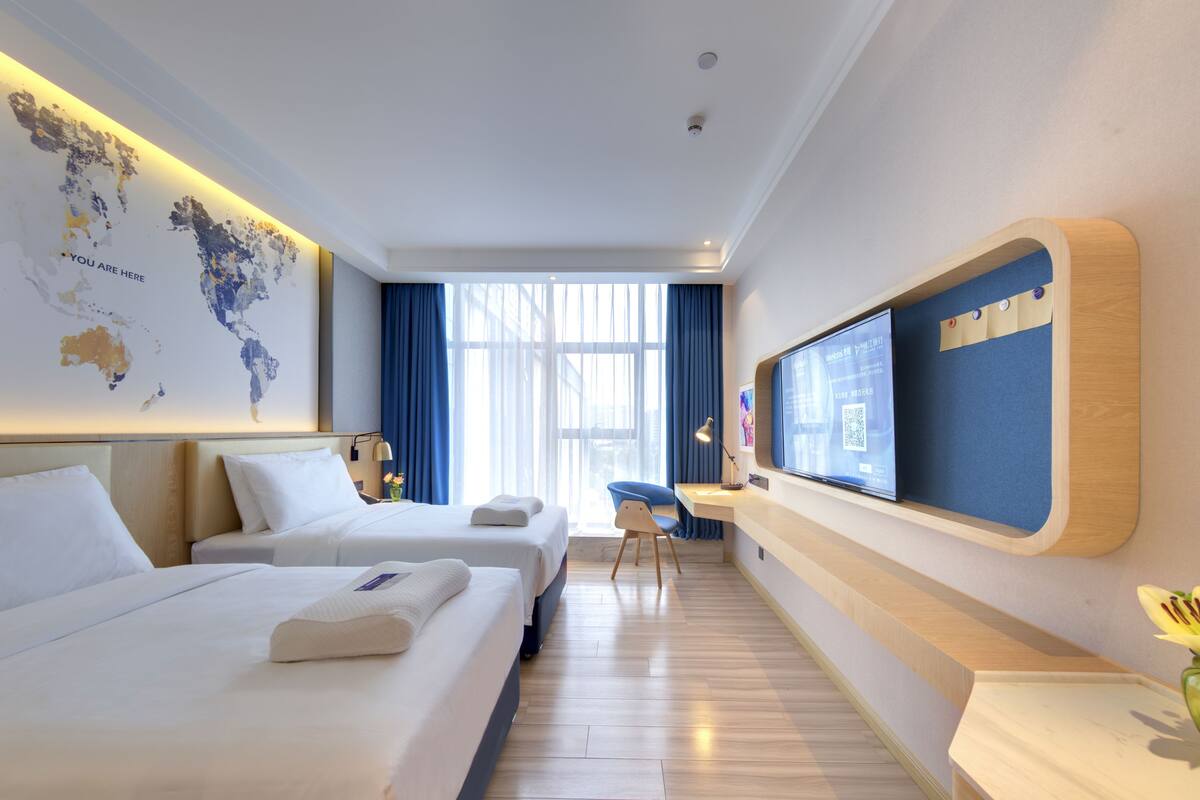 Business Twin Room | Desk, blackout curtains, free WiFi