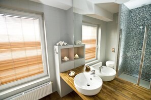 Double Room | Bathroom | Shower, free toiletries, hair dryer, towels - Morski (Gdynia)
