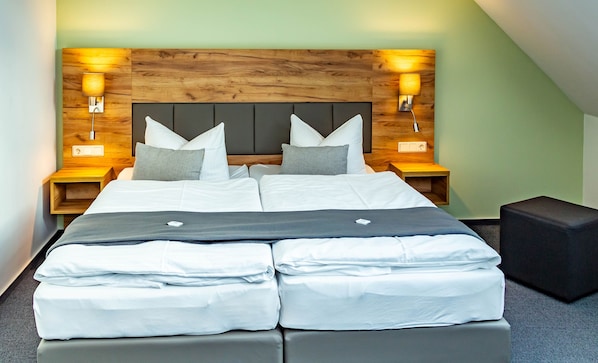 Bureau, rideaux occultants, chambres insonorisées, Wi-Fi gratuit