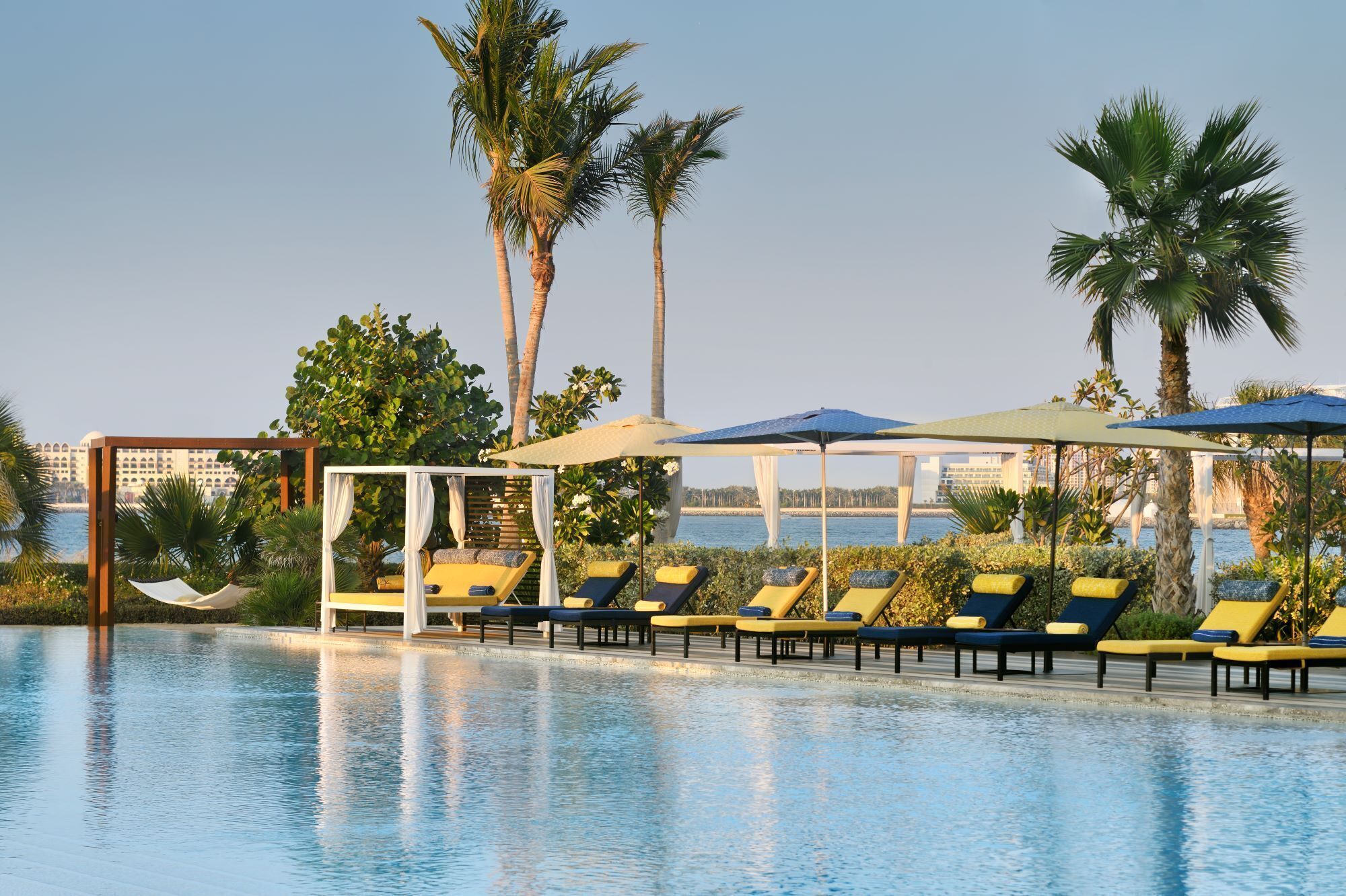 2 outdoor pools, pool loungers