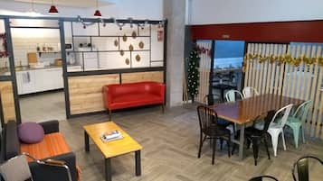 Siddeområde i lobbyen