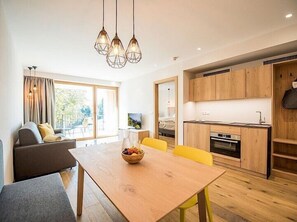 Apartment, 1 Bedroom (Yellow) | In-room safe, free WiFi, bed sheets - Alpenrose's Dining & Living (Bressanone)