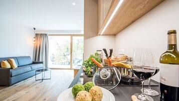 Apartment, 1 Schlafzimmer (Yellow) | Zimmersafe, kostenloses WLAN, Bettwäsche