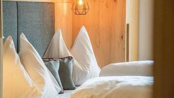 Appartamento, 1 camera da letto (Yellow) | Una cassaforte in camera, Wi-Fi gratuito, lenzuola