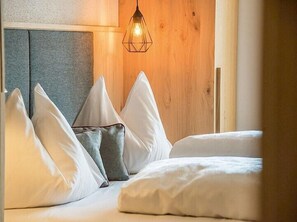 Apartment, 1 Bedroom (Yellow) | In-room safe, free WiFi, bed sheets - Alpenrose's Dining & Living (Bressanone)